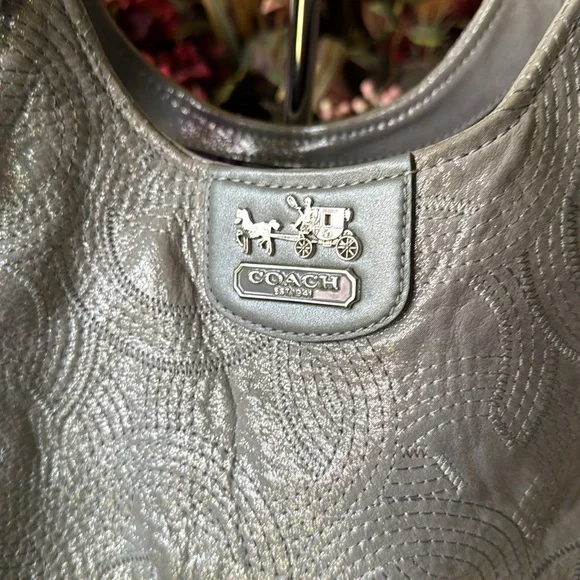 Coach Silver Shoulder Bag - Picture 5 of 11